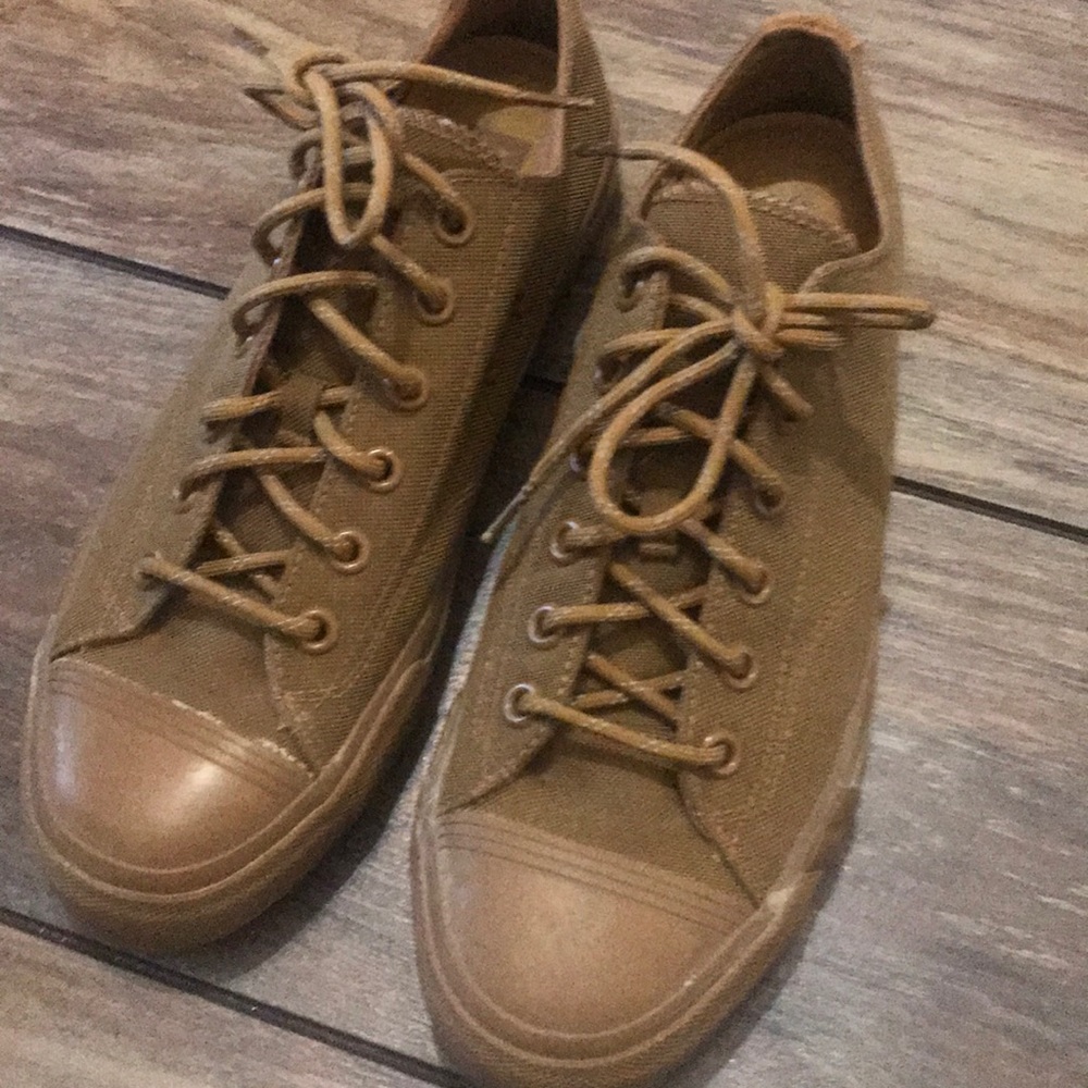 Tan (khaki) Royal Lo Keds men’s size 9